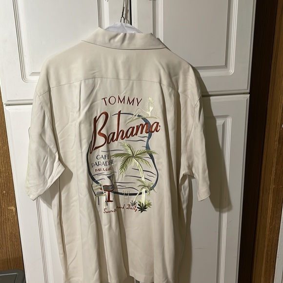 Tommy Bahama Button Shirt - Picture 2 of 4